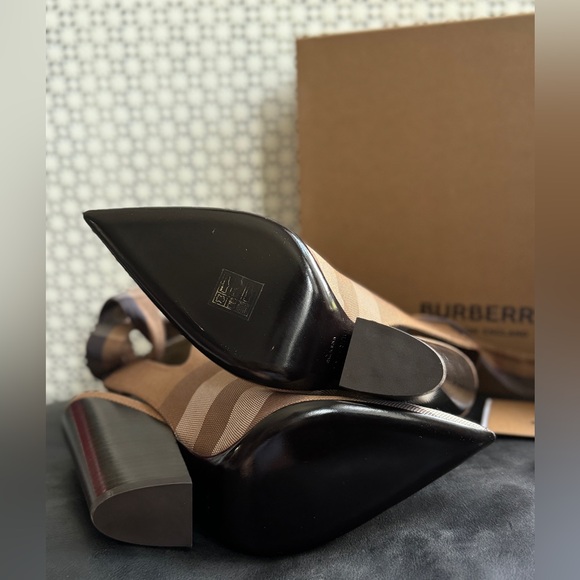 Burberry Women’s  Heeled Boots Amy Vintage Check Slingback Pumps Size 40.5 $960 - Picture 11 of 16